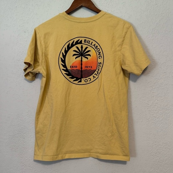 Men's Billabong Palm Tree Sunset Graphic Mustard Yellow T-Shirt - Picture 7 of 8